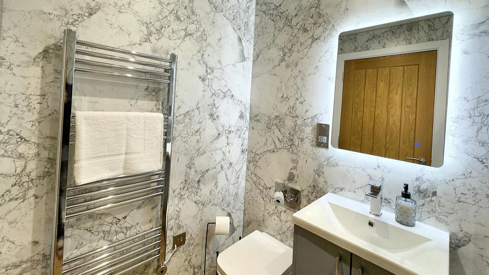 Harrogate House Apt 2 - Stylish Central Flat